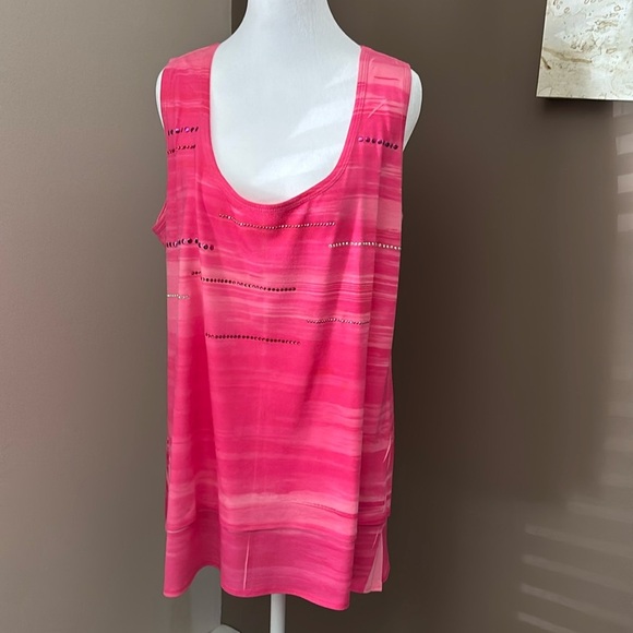 Avenue tank with silver accents - Picture 1 of 2